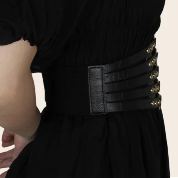 Last one! Black Cage faux leather wide Belt gold hardware - Picture 5 of 8